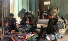 Cinta Tanpa Batas di Tanah Perbatasan, Satgas Yonif 512/QY Temui Warga Tatakra dengan Kasih dan Obat Gratis.