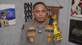 Kabid Humas Polda Papua saat diwawancarai media 