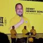 📸 Caption Foto: Ketua DPR Papua yang juga Ketua Penyelenggara Musda XI DPD Partai Golkar Provinsi Papua, Denny Hendrry Bonai, ST., MM., MH., saat menyampaikan sambutan pada pembukaan Musda XI di Jayapura.