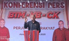 Pakai Baju Hitam, Pendukung BTM–CK Teriakkan Duka Demokrasi Papua