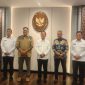 Menteri Kelautan dan Perikanan Sakti Wahyu Trenggono menerima kunjungan Komite Eksekutif Percepatan Pembangunan Papua, yang dipimpin oleh Ketua Velix Wanggai dan anggota Komjen Pol (Purn) Drs. Paulus Waterpauw, M.Si. Pertemuan tersebut membahas percepatan pembangunan sektor kelautan dan perikanan di Tanah Papua, termasuk program strategis Kampung Nelayan Merah Putih.