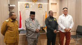  Pimpinan Komite Eksekutif Papua (KEP), Komjen Pol (Purn) Drs. Paulus Waterpauw, M.Si, melakukan pertemuan dengan jajaran pimpinan Pemerintah Provinsi Papua Barat Daya guna membahas percepatan pelaksanaan program prioritas Presiden Republik Indonesia, Prabowo Subianto, di wilayah Papua Barat Daya.