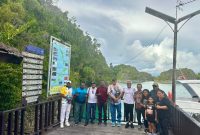 Komite Eksekutif Papua  Komjen Pol (purn) Paulus Waterpauw Lakukan Peninjauan langsung di lokasi wisata Piaynemo, Kabupaten Raja Ampat, Papua Barat Daya. (foto Ist)