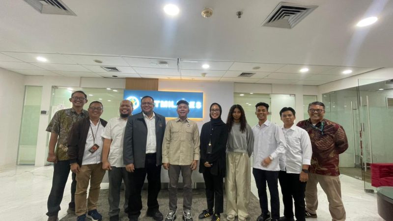 Universitas Negeri Jakarta (UNJ) bersama Billy Mambrasar memperkuat kolaborasi dalam pengembangan pendidikan dan sumber daya manusia (SDM) Papua melalui pertemuan yang berlangsung di Jakarta, Senin (8/6/2026).