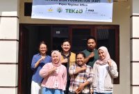 Program TEKAD PBRT tidak hanya memberikan pelatihan literasi keuangan, perencanaan ekonomi rumah tangga, dan kewirausahaan, tetapi juga memberikan dukungan pengembangan usaha melalui demonstration plot (demplot) untuk mengembangkan komoditas unggulan di setiap kampung.