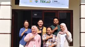 Program TEKAD PBRT tidak hanya memberikan pelatihan literasi keuangan, perencanaan ekonomi rumah tangga, dan kewirausahaan, tetapi juga memberikan dukungan pengembangan usaha melalui demonstration plot (demplot) untuk mengembangkan komoditas unggulan di setiap kampung.