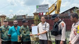 PN Timika Eksekusi Pengosongan Dua Bidang Tanah Seluas 5.000 Meter Persegi