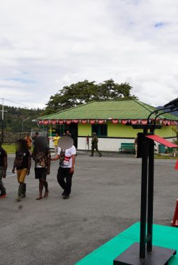 Pangkoops: Keberanian Juga Saat Meletakkan Senjata : Empat Anggota OPM Puncak Jaya Serahkan Senjata, Pilih Kembali ke Masyarakat